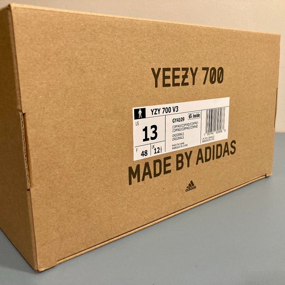 Yeezy 700 V3 Copper Fade - Size 13 - NEW main image 10